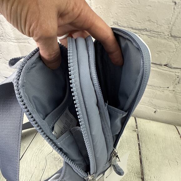 Nike‎ Sportswear Essentials Mini Crossbody Bag Grey DJ9794 493 1L NWT - Picture 5 of 7